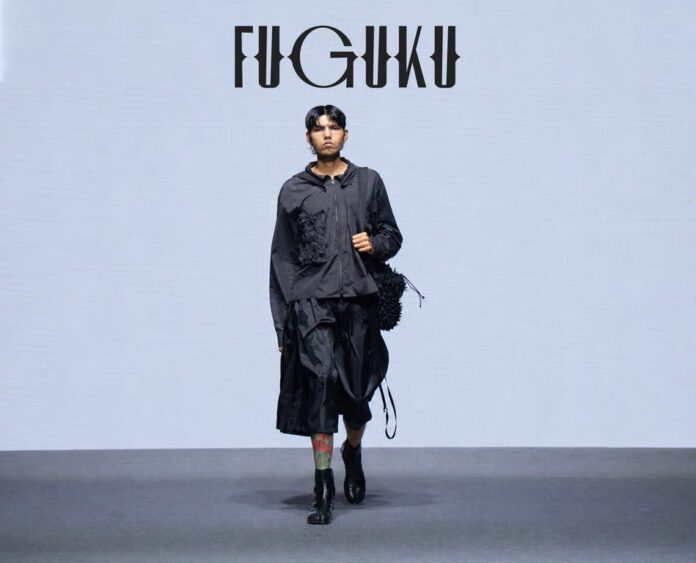 FUGUKU MEMPERKENALKAN KOLEKSI “GROUND ZERO” DI ORCHARD ROAD FASHION WEEK, MENGHUBUNGKAN AKTIVASI GLOBAL DENGAN SENI MENGUMPULKAN KARYA FASHION BERKESADARAN