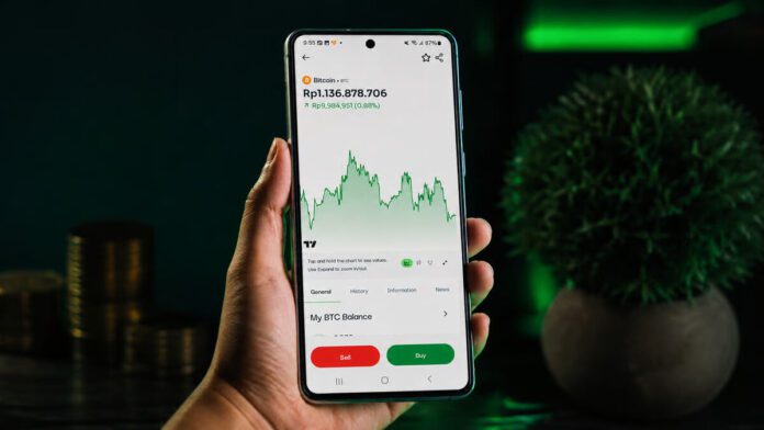 IHSG Rebound, Bitcoin Terkoreksi, Soroti Dinamika Pasar Saham dan Kripto